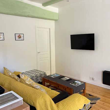 La Bastide Aux Iris - Les Capucines Apartment วีลล์โครซ ภายนอก รูปภาพ