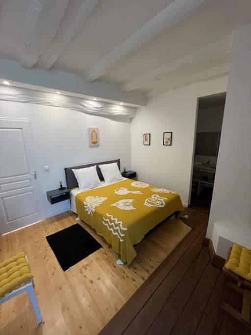 La Bastide Aux Iris - Les Capucines Apartment วีลล์โครซ ภายนอก รูปภาพ