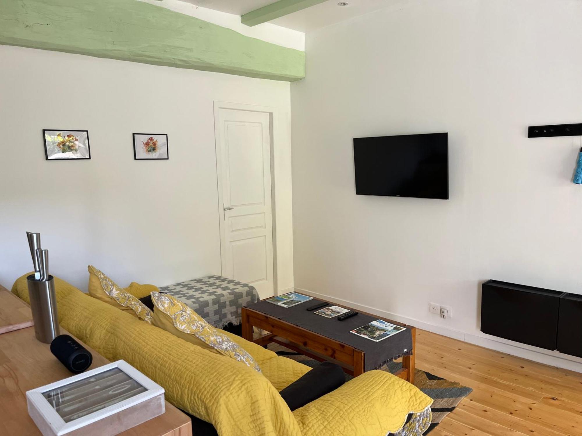 La Bastide Aux Iris - Les Capucines Apartment วีลล์โครซ ภายนอก รูปภาพ